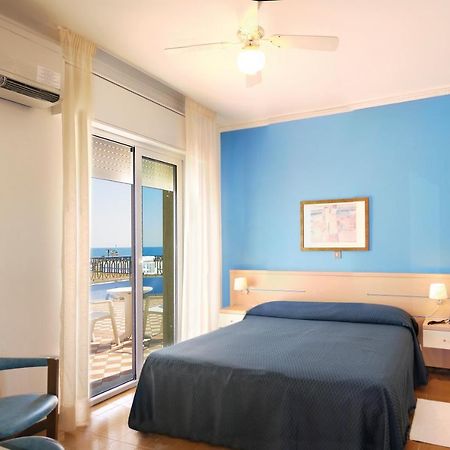 Hotel La Brezza Frontemare Lido di Jesolo Exterior foto