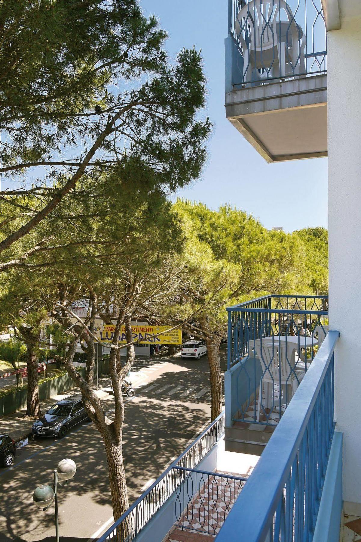 Hotel La Brezza Frontemare Lido di Jesolo Exterior foto