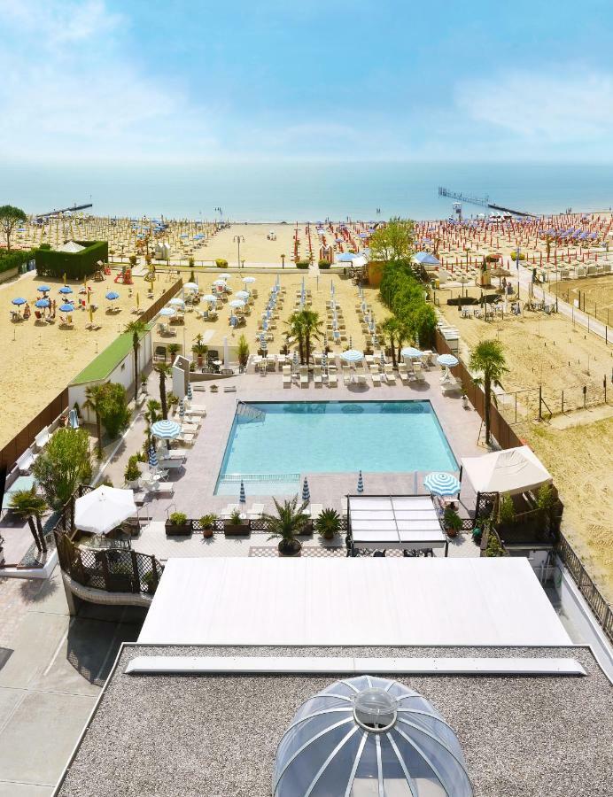 Hotel La Brezza Frontemare Lido di Jesolo Exterior foto